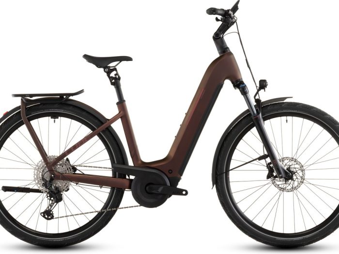 CUBE KATHMANDU HYBRID Pro 800 – Easy Entry – Trekking E-Bike – 2026 – sunglow / chrome